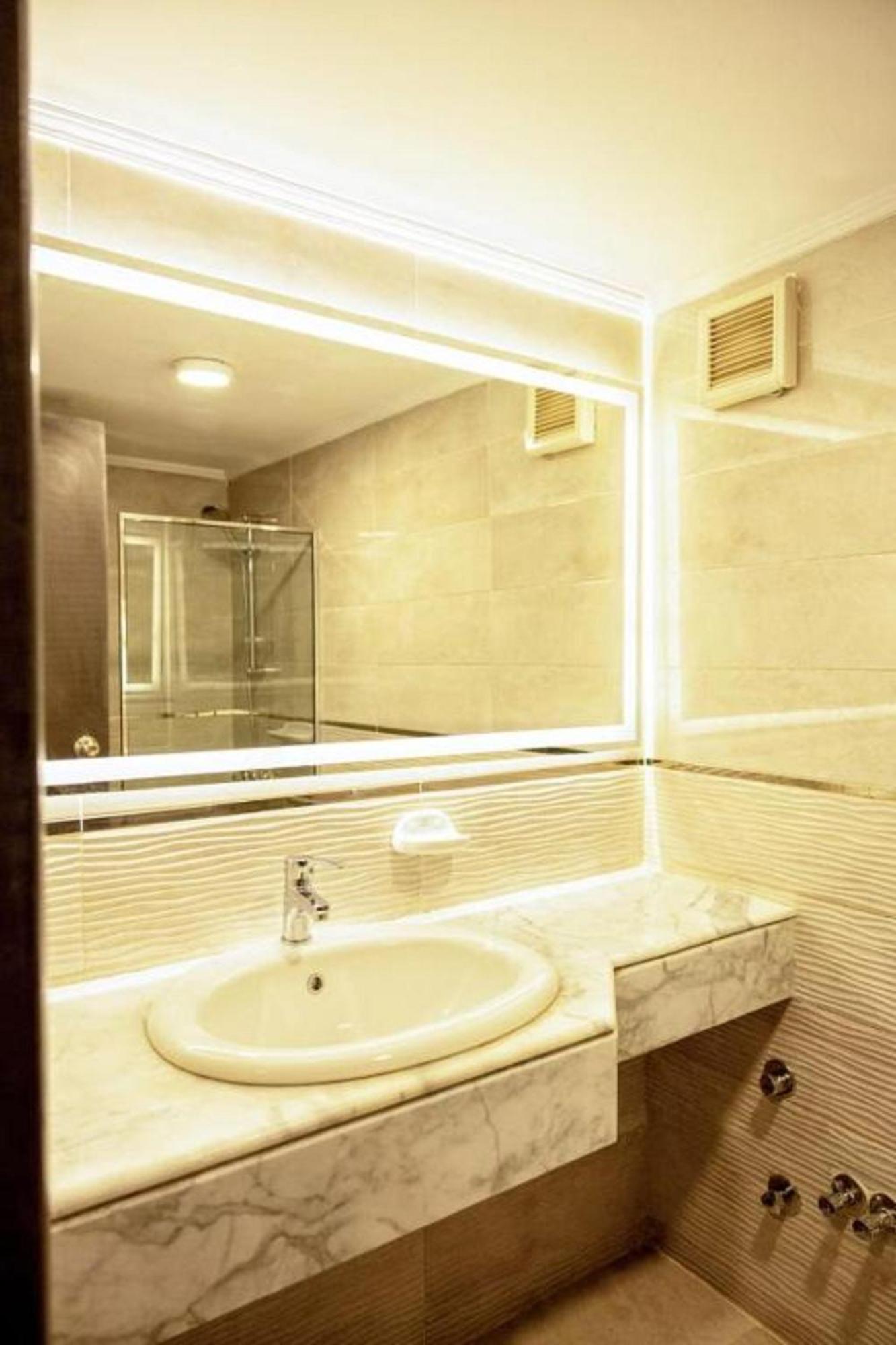 Mar Charbel Hotel Kairo Exterior foto